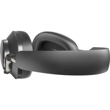 Bowers & Wilkins PX8 black