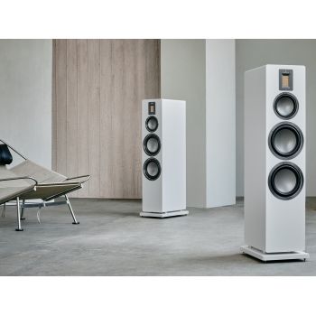 Audiovector QR7 silk white