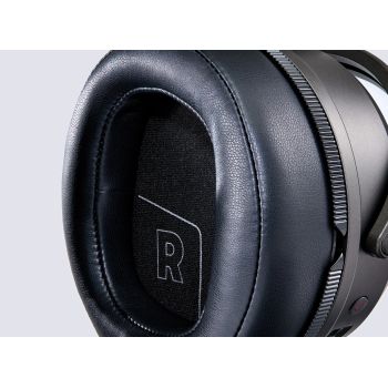 Audeze Maxwell 2 earcup detail