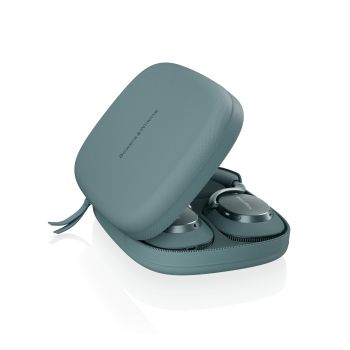 Bowers & Wilkins PX7 S3 frost blue in case