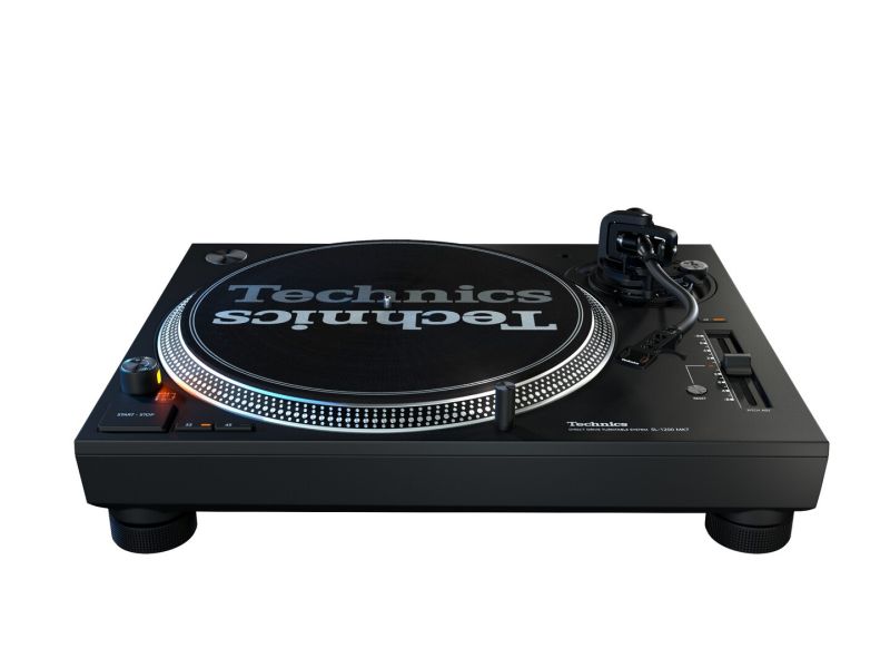 Technics SL-1200mk7 black